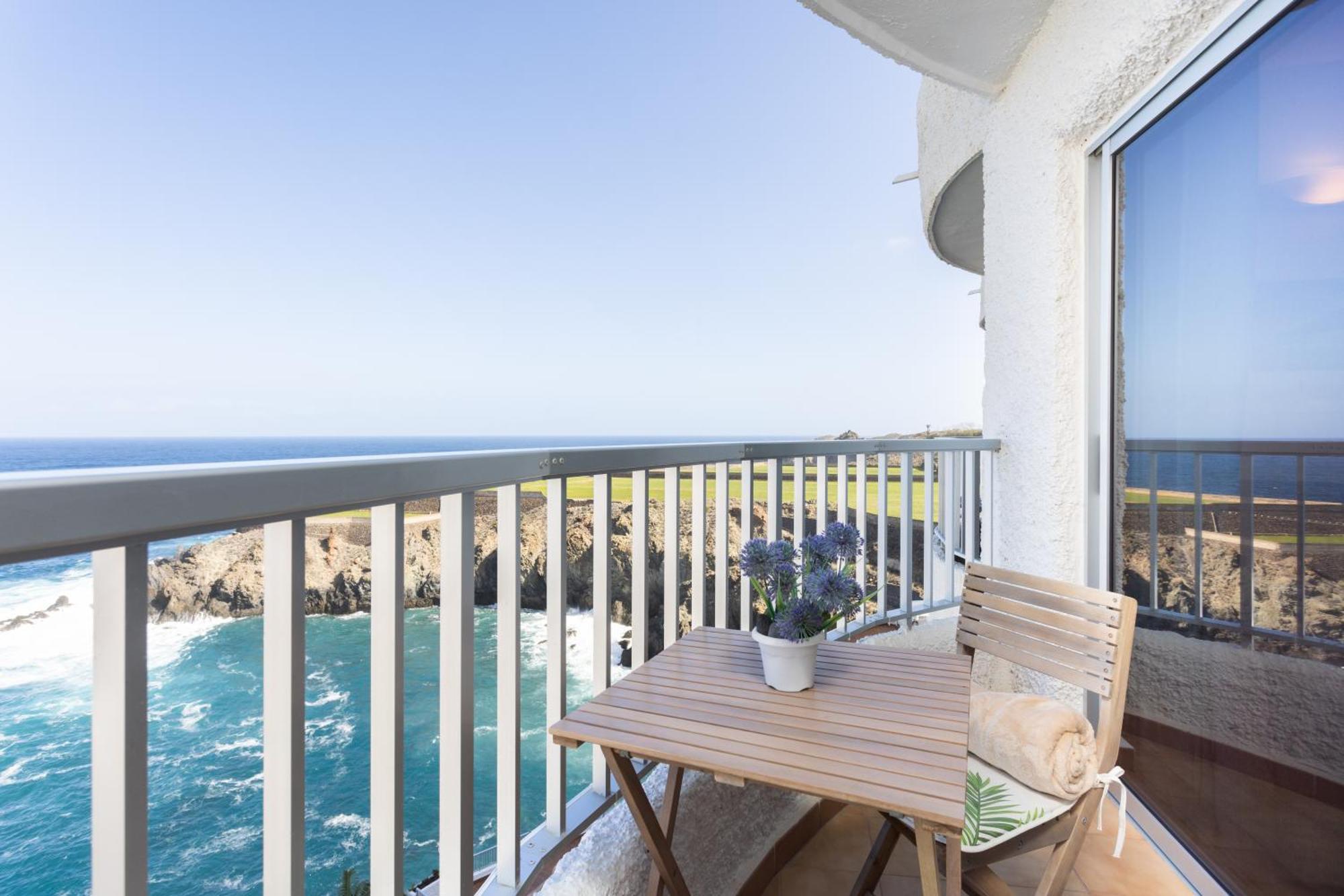 Cozy Seafront Studio With Balcony & Ocean Views San Marcos  Exteriör bild