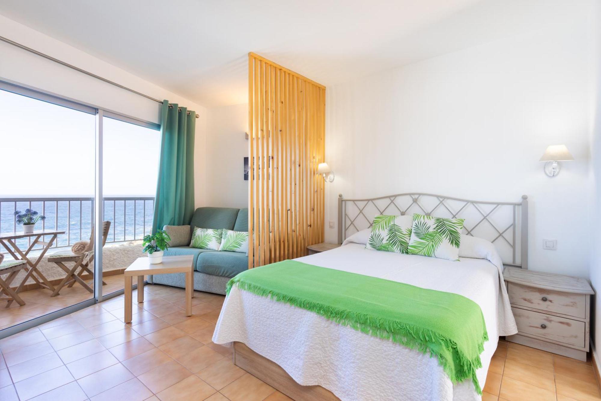 Cozy Seafront Studio With Balcony & Ocean Views San Marcos  Exteriör bild